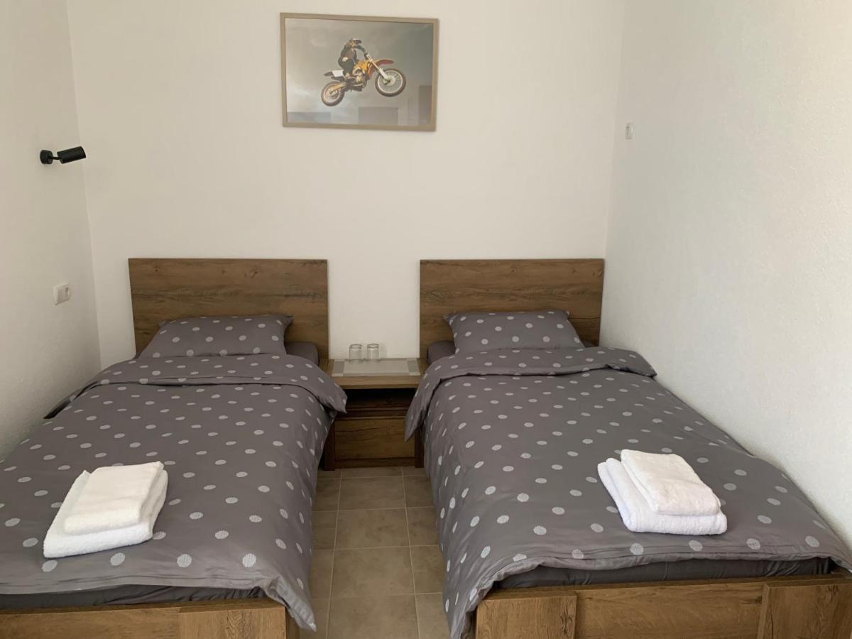 Zig Zag Hotel Kamjanets-Podilskyi Eksteriør billede