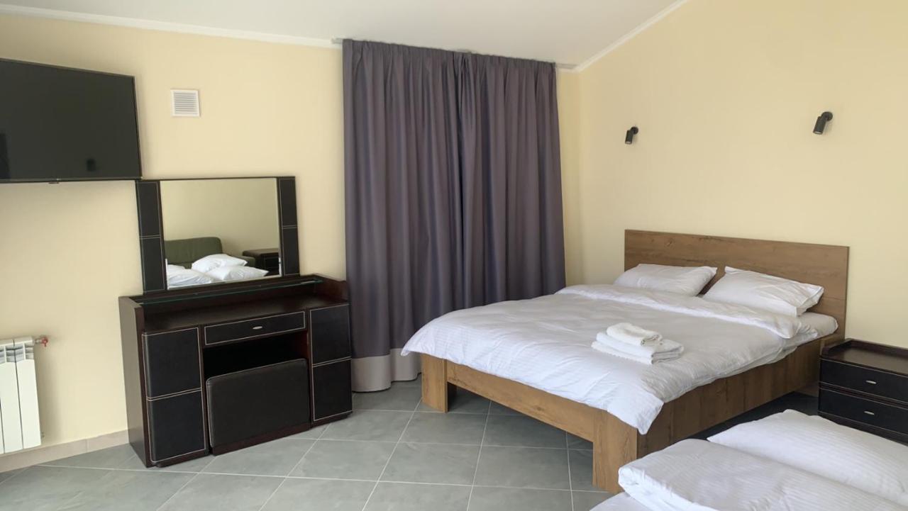 Zig Zag Hotel Kamjanets-Podilskyi Eksteriør billede