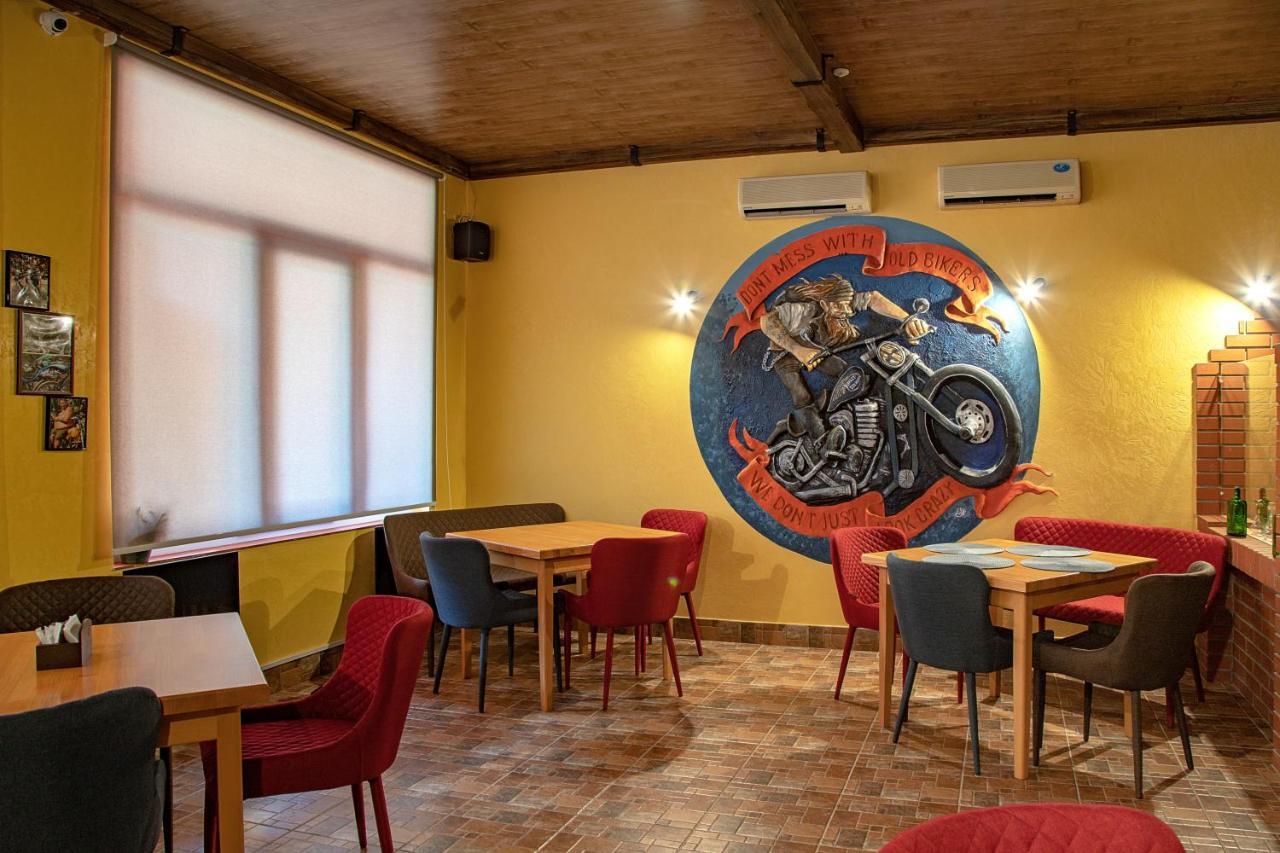 Zig Zag Hotel Kamjanets-Podilskyi Eksteriør billede
