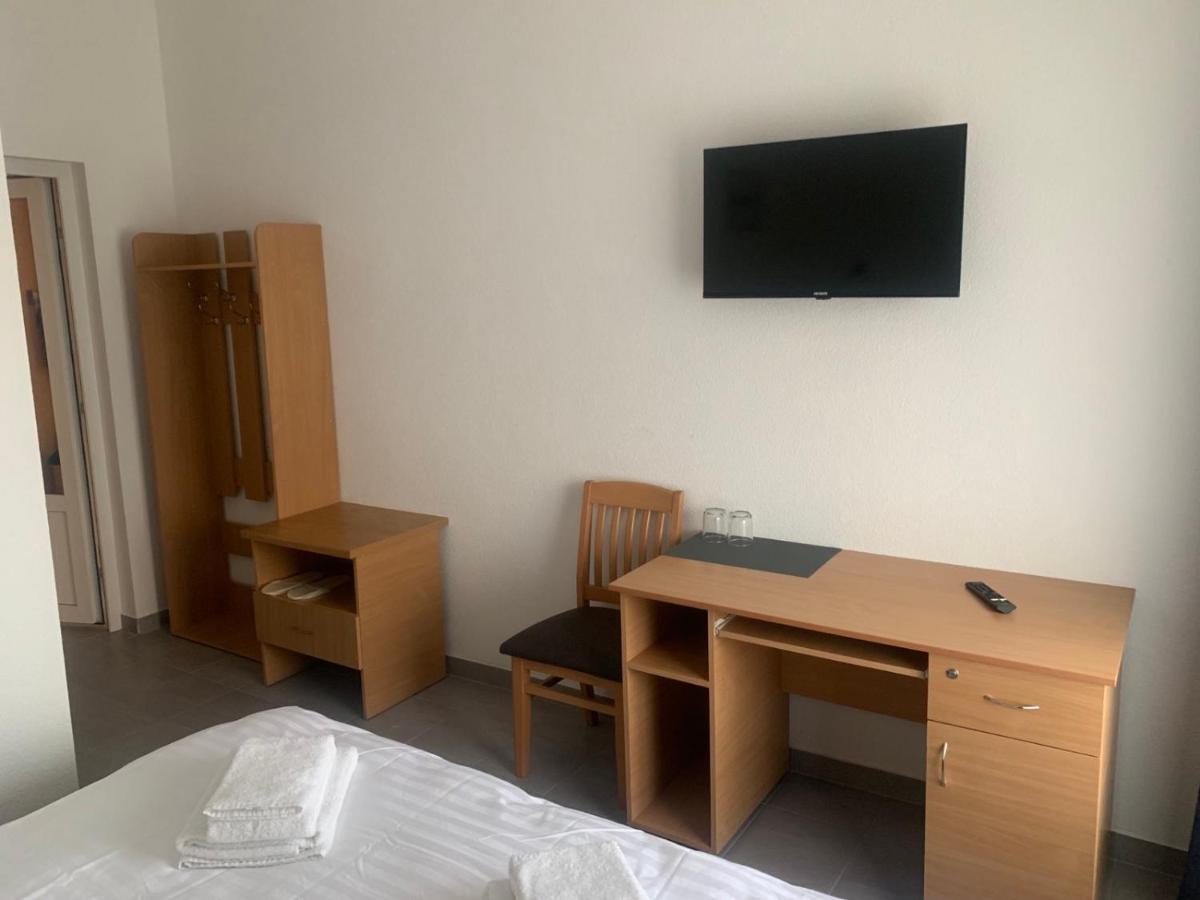 Zig Zag Hotel Kamjanets-Podilskyi Eksteriør billede
