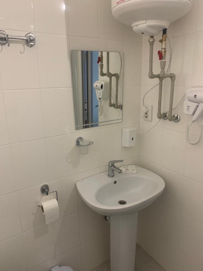 Zig Zag Hotel Kamjanets-Podilskyi Eksteriør billede